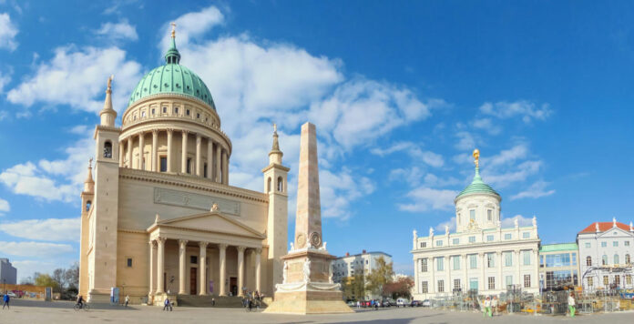 Die Brandenburger Landesregierung in Potsdam will einen Rettungsschirm für Kommunen erarbeiten.