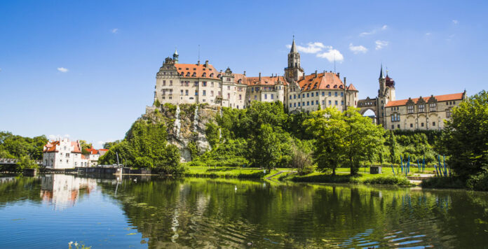 Das Schloss Sigmaringen in Baden-Württemberg: Kommunen erhalten zur Bewältigung der Corona-Pandemie 4,3 Milliarden Euro.