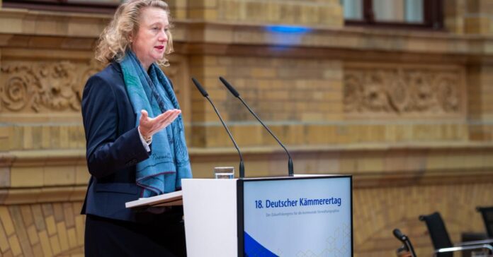 Luise Hölscher beim Deutschen Kämmerertag in Berlin