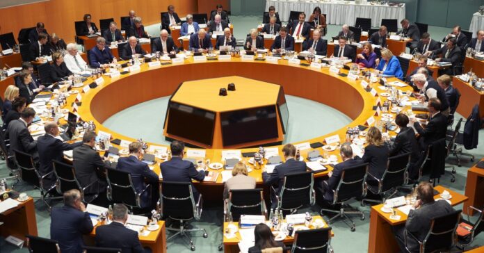 Die Ministerpräsidenten der Länder haben am 6. November 2023 unter hessischem Vorsitz in Berlin beraten.