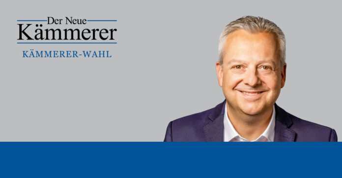 Grevenbroichs Kämmerer hat sich den Fragen der Kämmerer-Wahl gestellt und verrät unter anderem, wie die persönliche Note in sein Büro kommt (Foto: Stadt Grevenbroich / Montage: DNK).