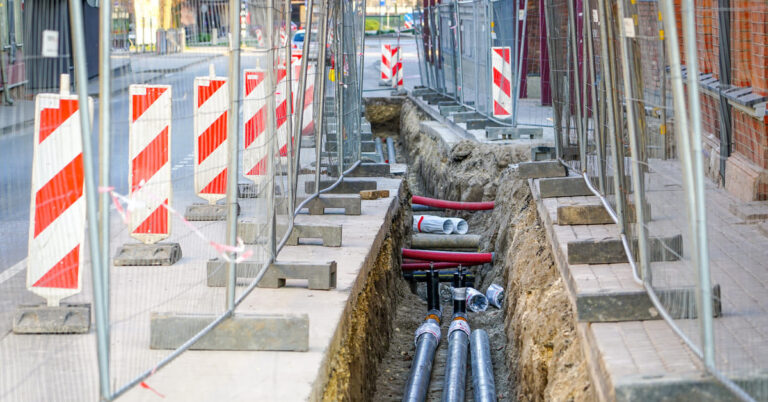 Mammutaufgabe Energiewende: Es braucht mehr Handlungsspielraum für die Finanzierung, beispielsweise von Fernwärmeleitungen (Zigmunds - stock.adobe.com).