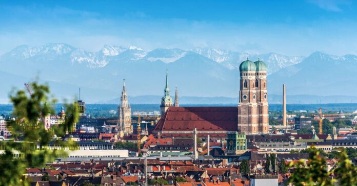 Touristenmagnet München: Die bayerische Landeshauptstadt könnte nach eigener Berechnung jährlich bis zu 100 Millionen Euro mit einer Bettensteuer einnehmen.